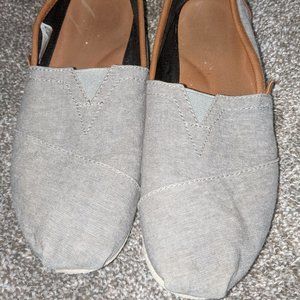 Grey Toms, size 8 (fits 9)
